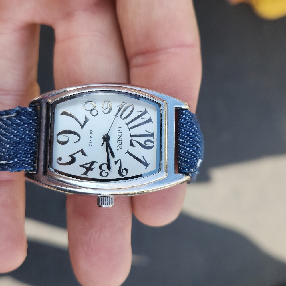 Vintage Cool Rectangular Geneva Quartz Watch For … - image 4